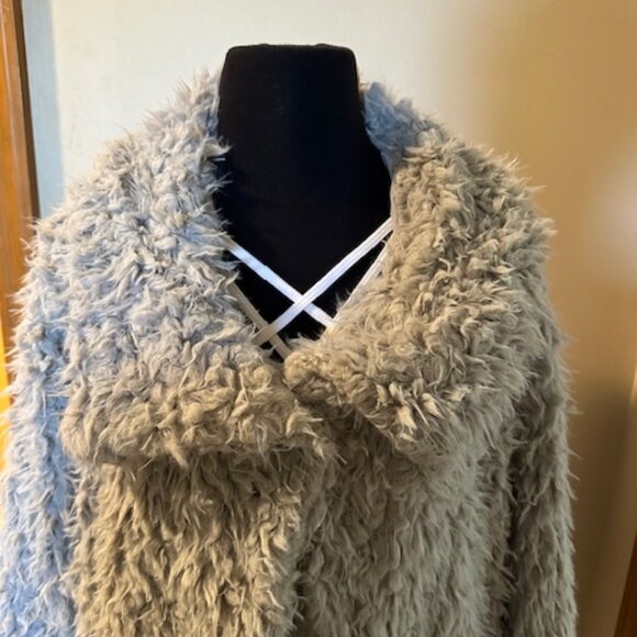 Grey Teddy Bear Faux Fur Jacket - Picture 2 of 11
